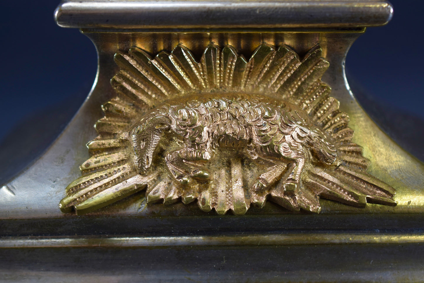 Crucifix d'autel en bronze argenté