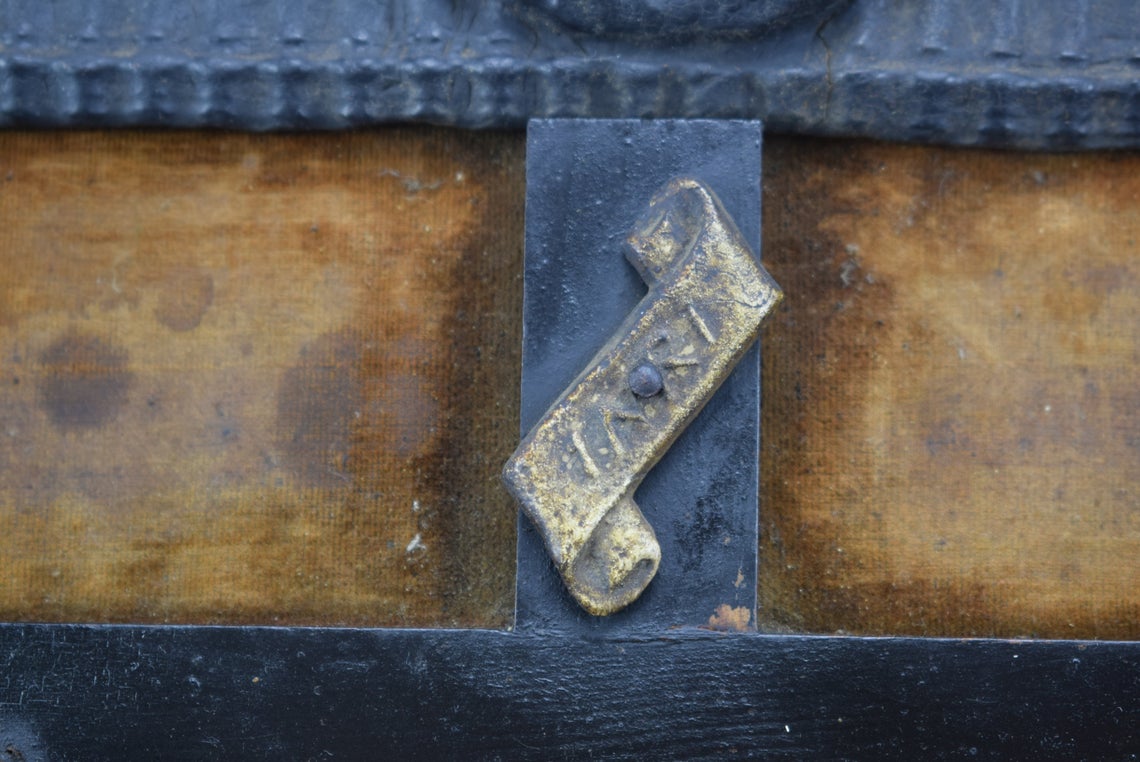 18th.C Crucifix Wall Frame - Charmantiques