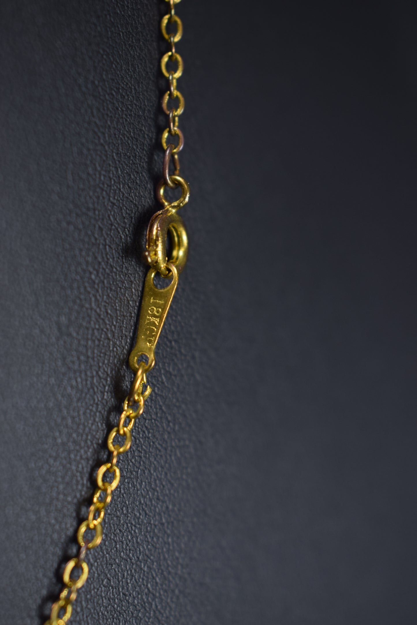 13 Collier porte-bonheur