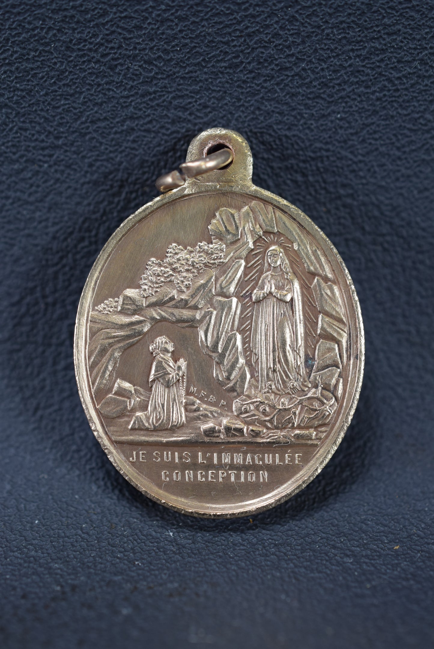 Lourdes Medal Lavée