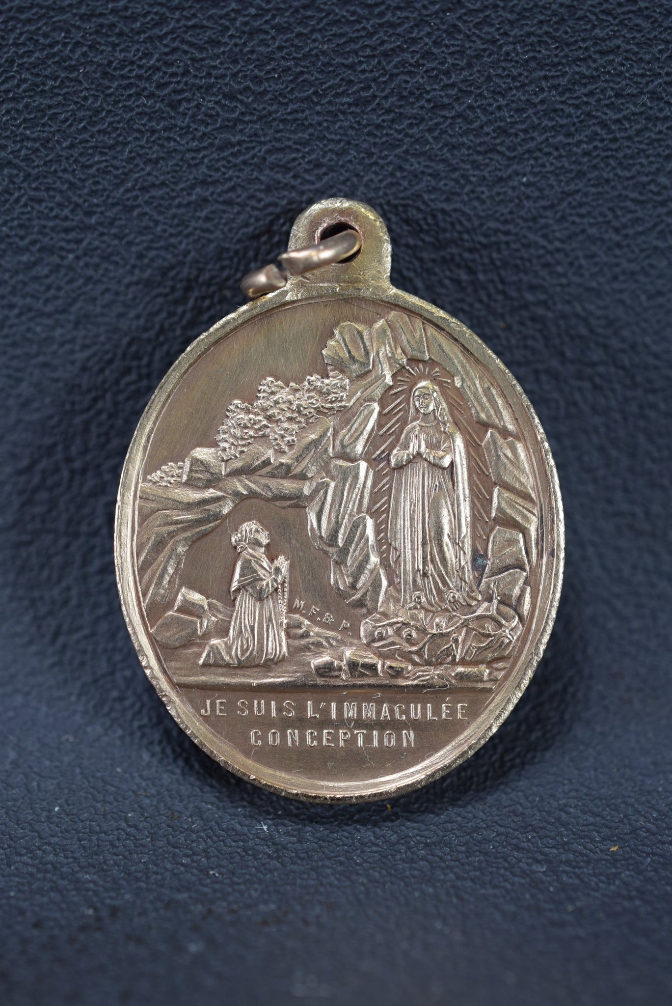 Lourdes Medal Lavée