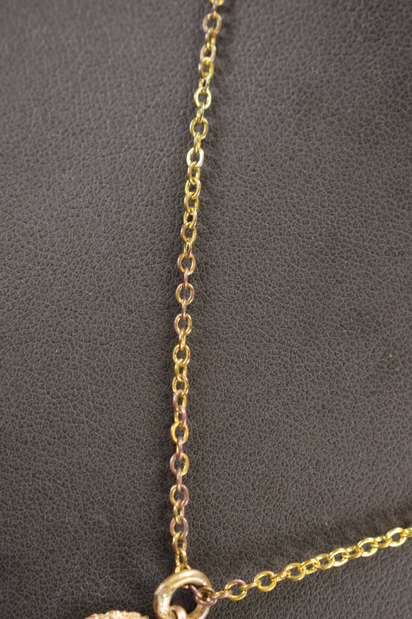 13 Collier porte-bonheur