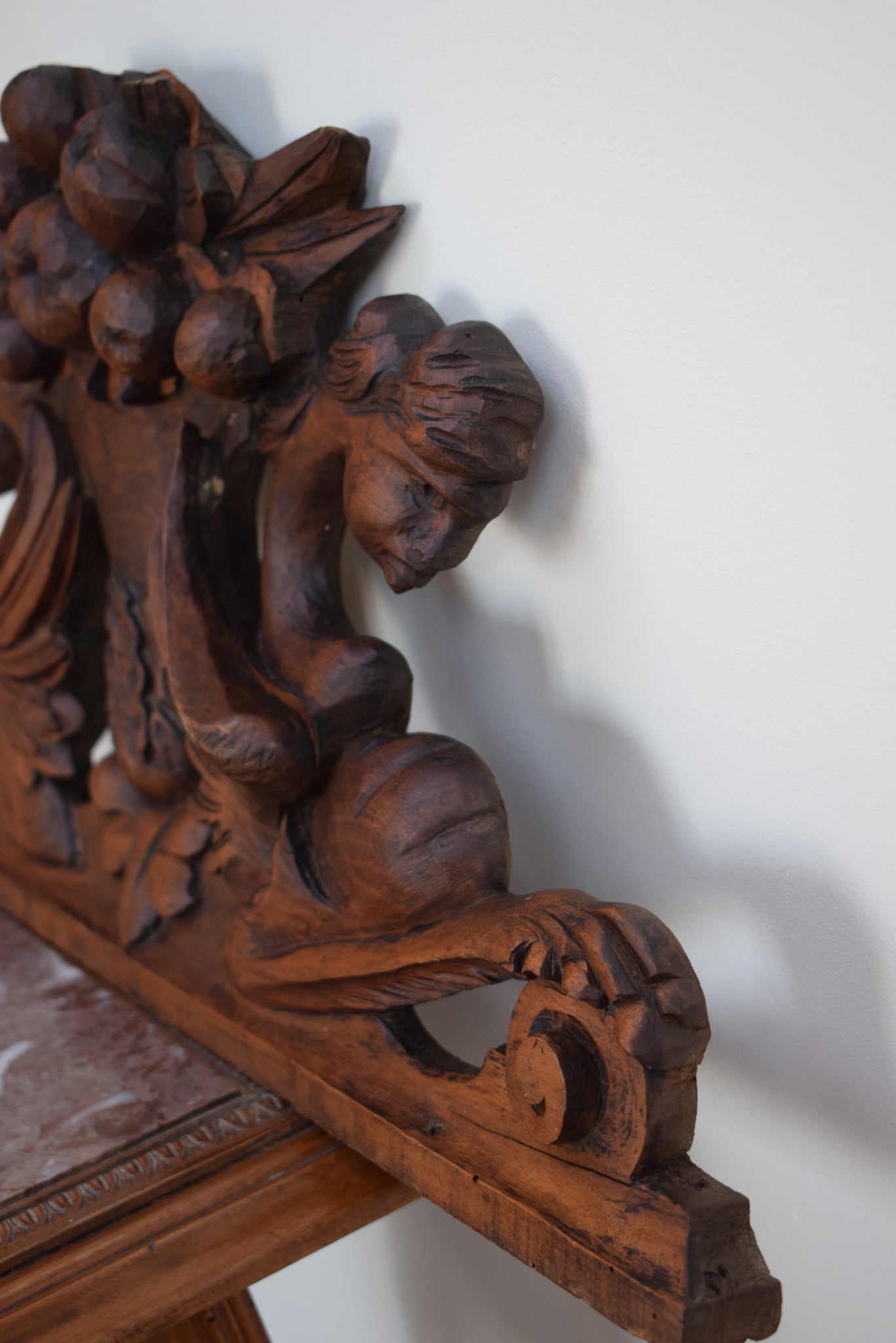 Griffin Pediment Fruits Basket