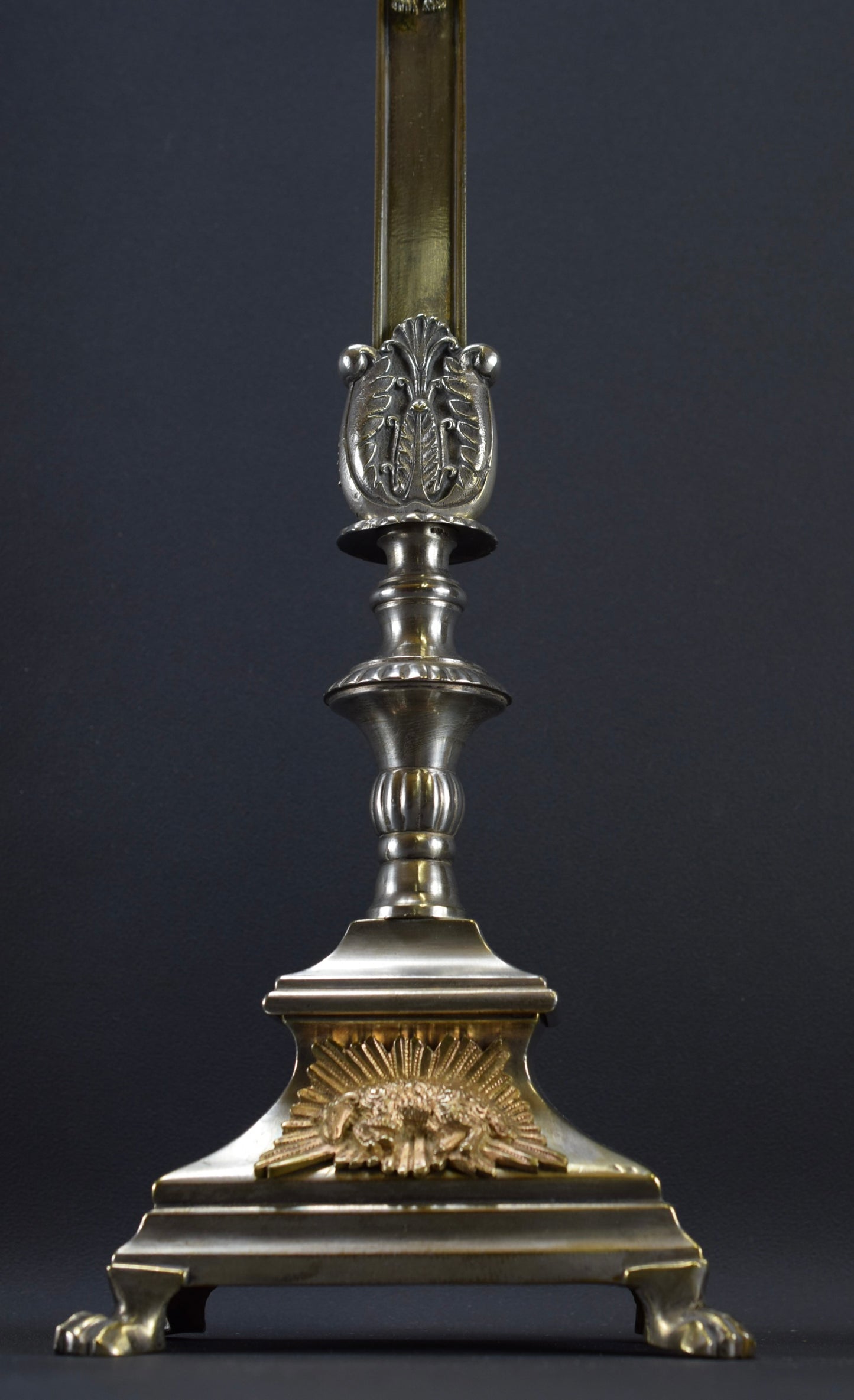Crucifix d'autel en bronze argenté