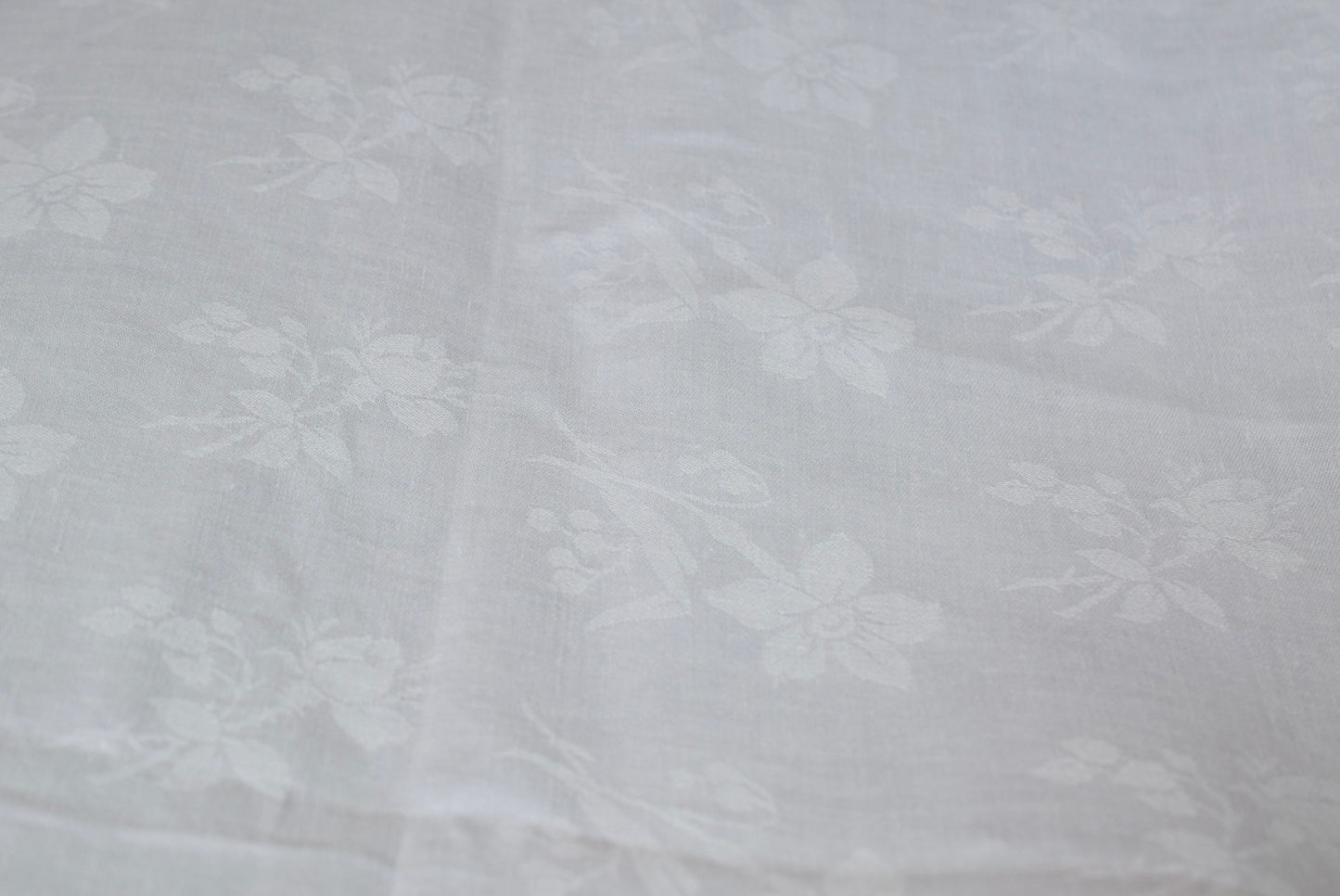 88" French Antique Damasse Tablecloth Flowers