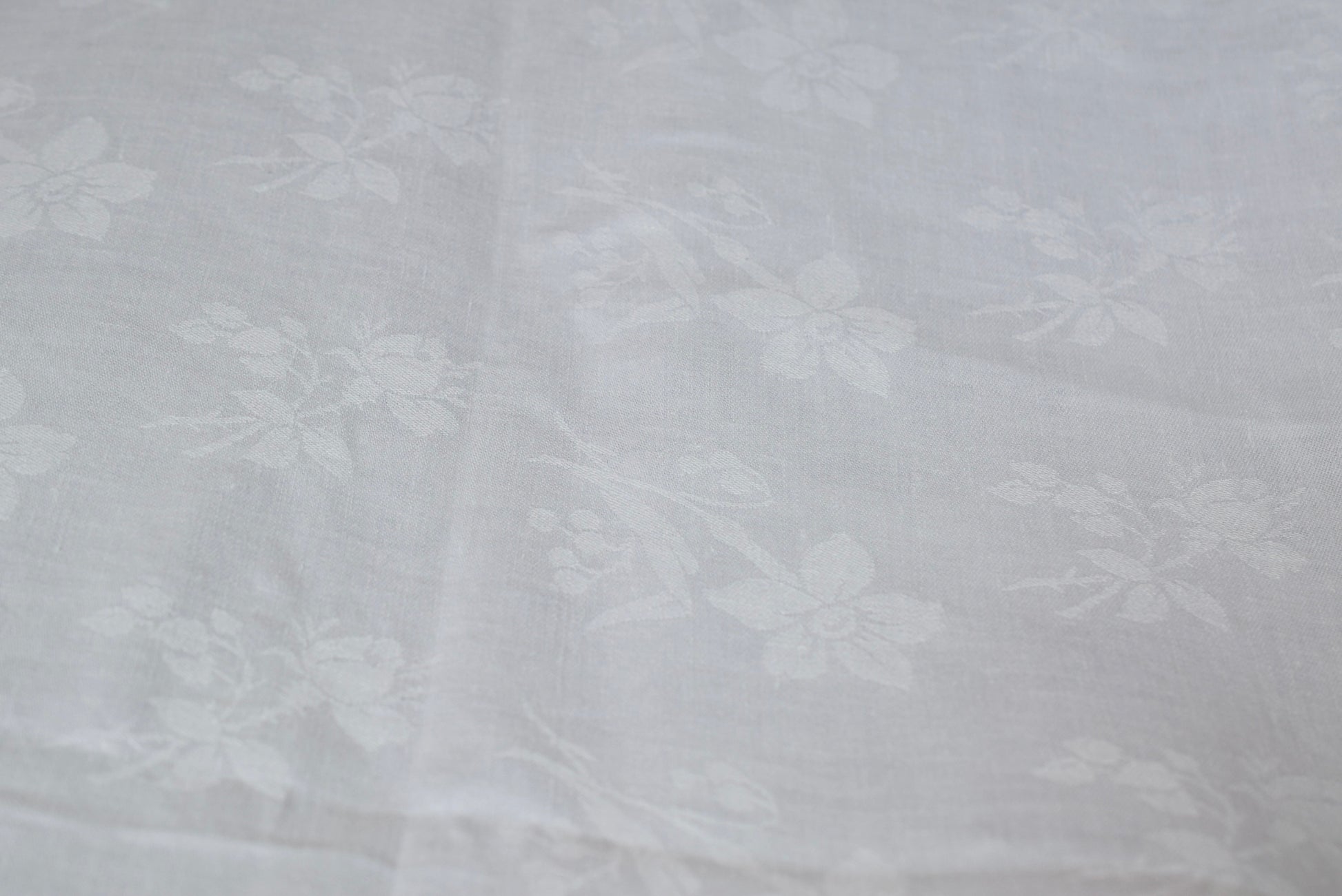 88" French Antique Damasse Tablecloth Flowers