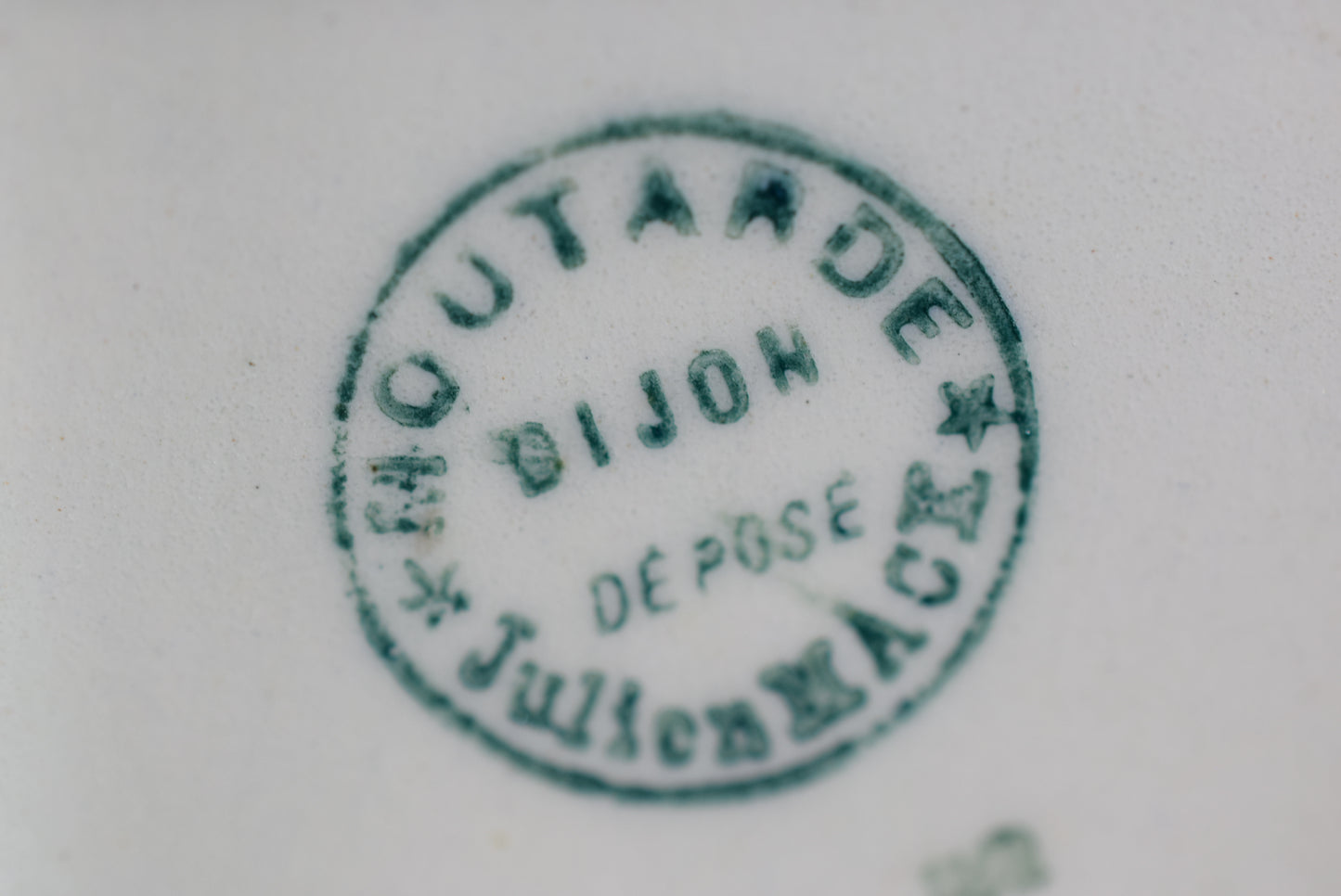 Moutardier Domino Julien Mack