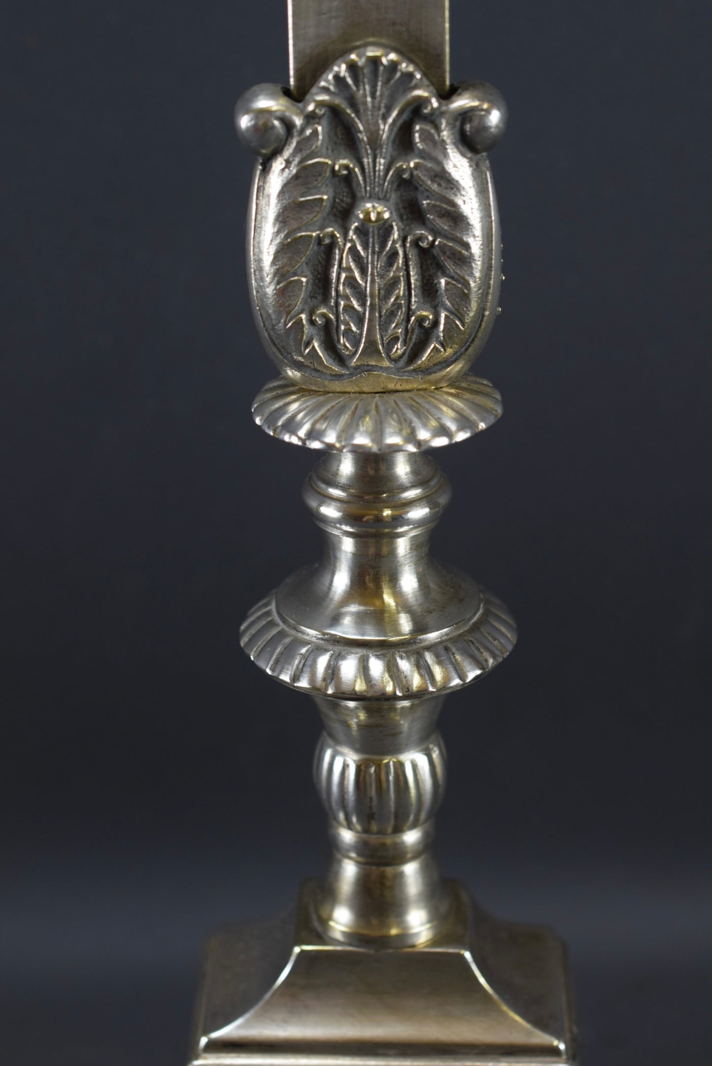 Crucifix d'autel en bronze argenté