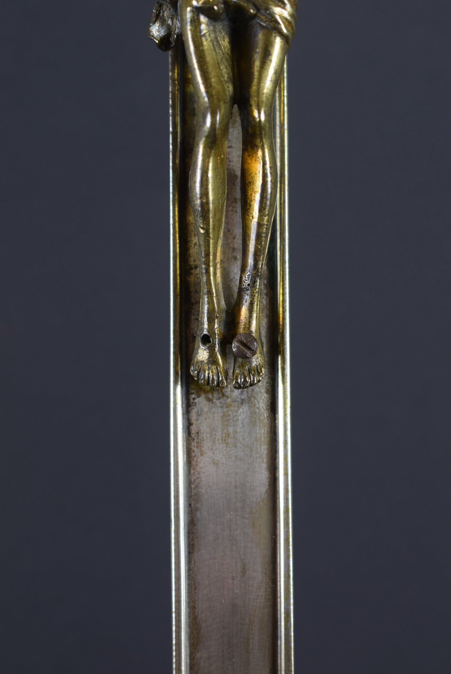 Crucifix d'autel en bronze argenté
