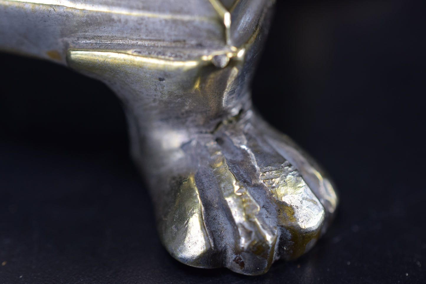 Crucifix d'autel en bronze argenté
