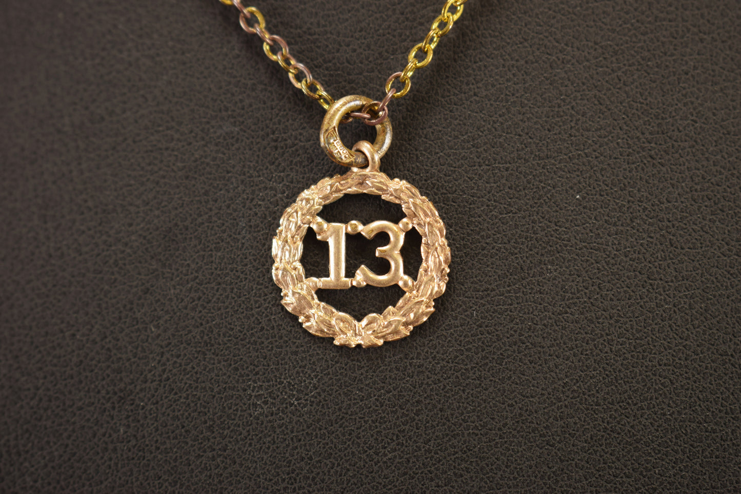 13 Collier porte-bonheur