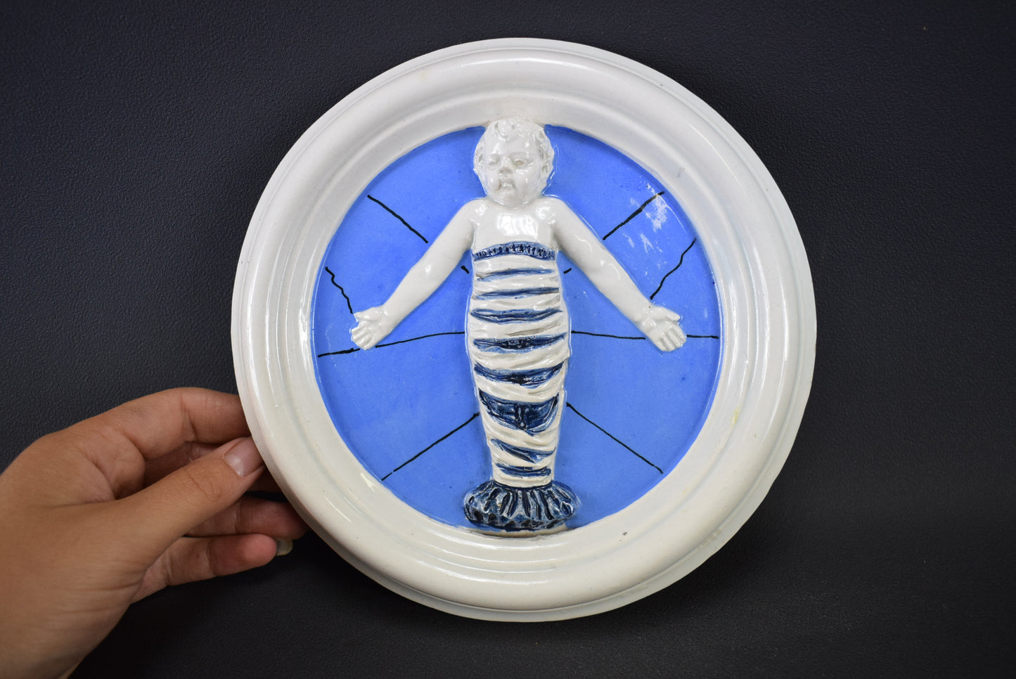 Médaillon Jésus emmailloté d'après Della Robbia