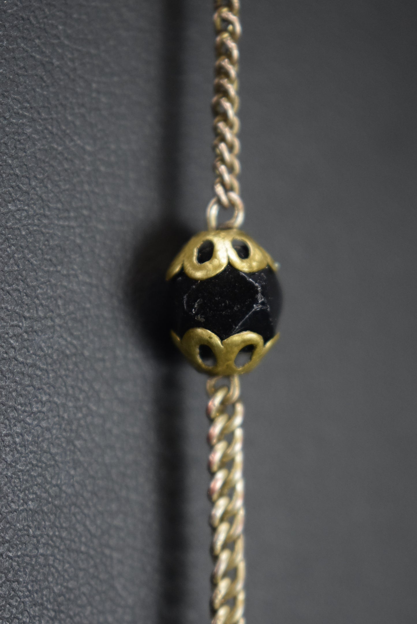 Chapelet de perles noires