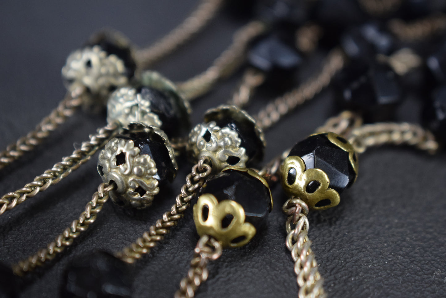 Chapelet de perles noires