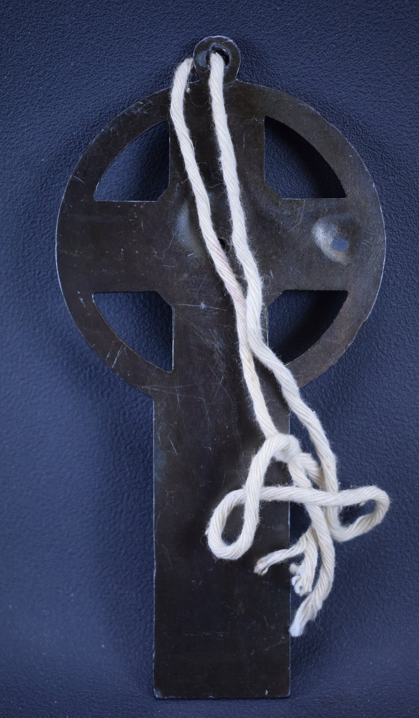 Desvergnes Wall Cross - Charmantiques