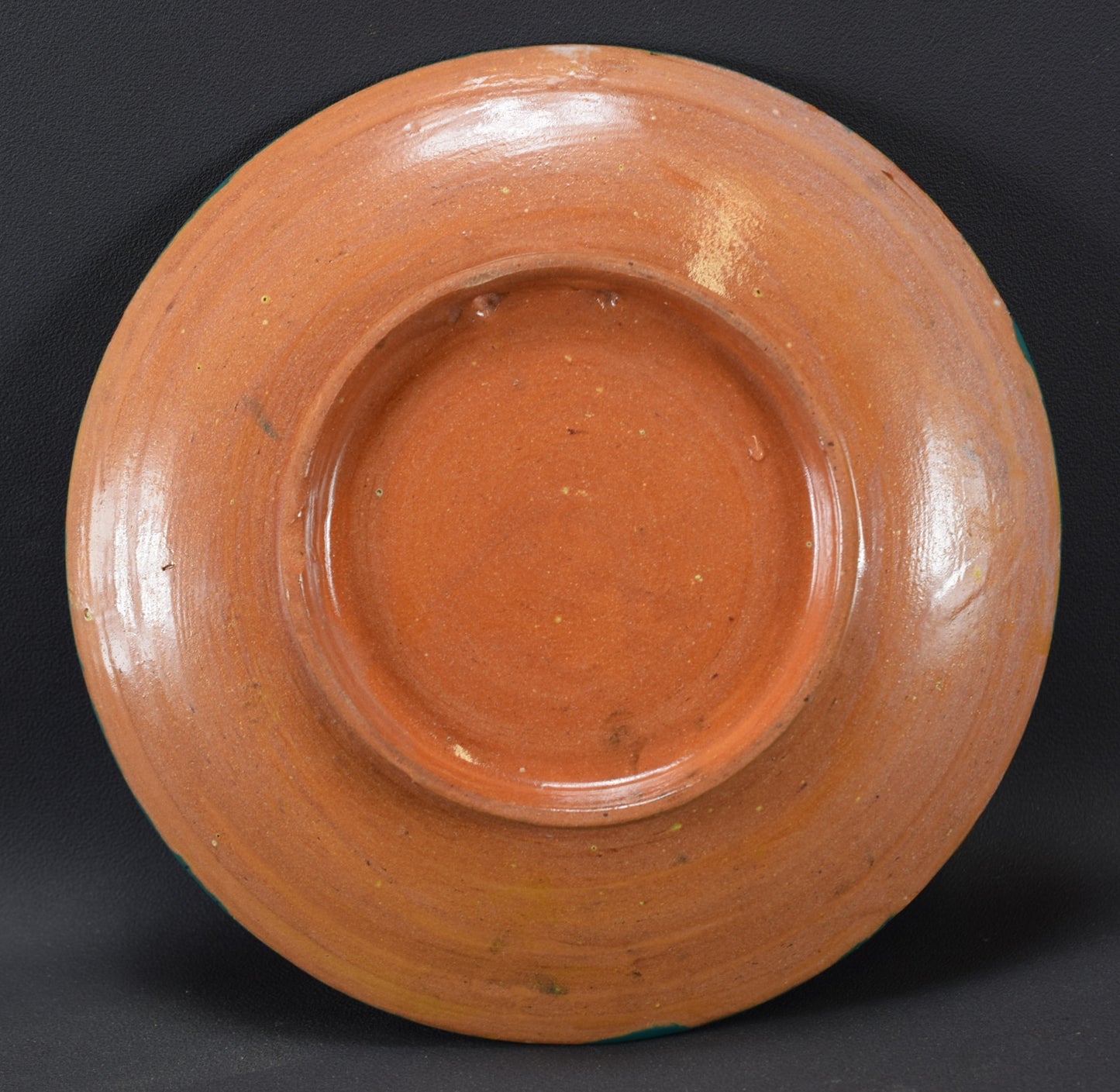 Assiette à poisson en poterie