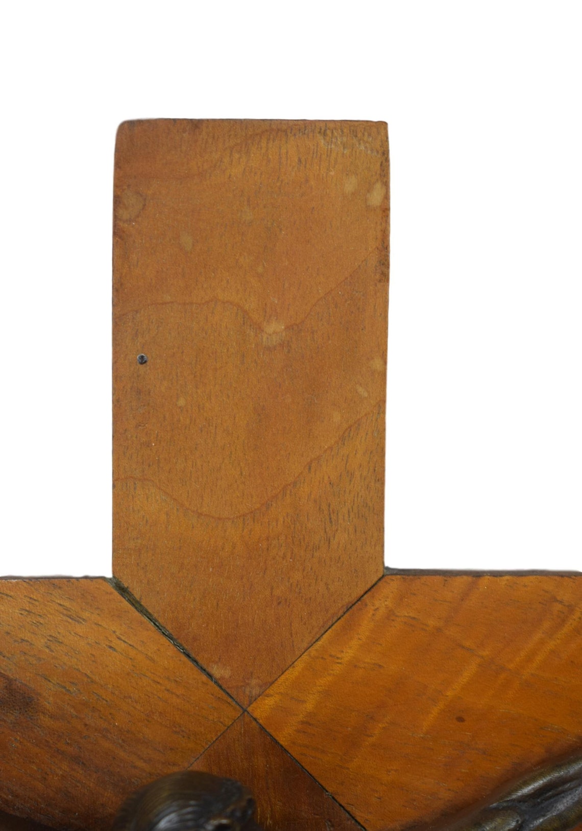 Croix murale en bronze et bois