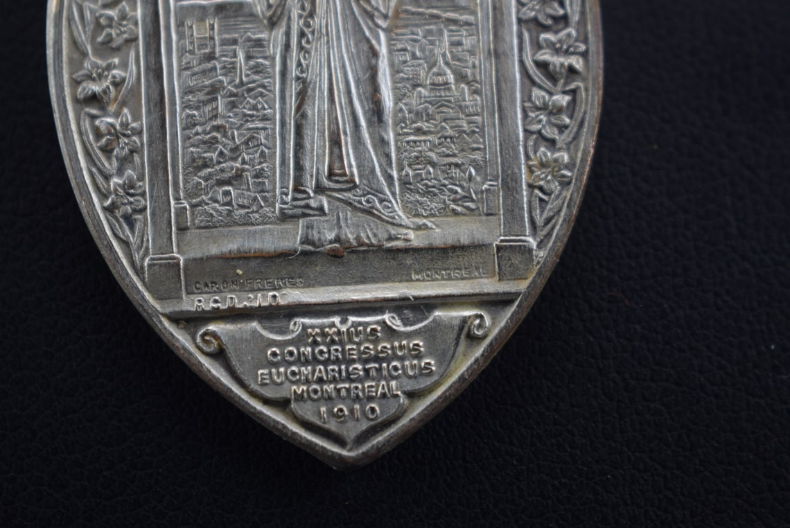 Last Supper of Jesus Pendant