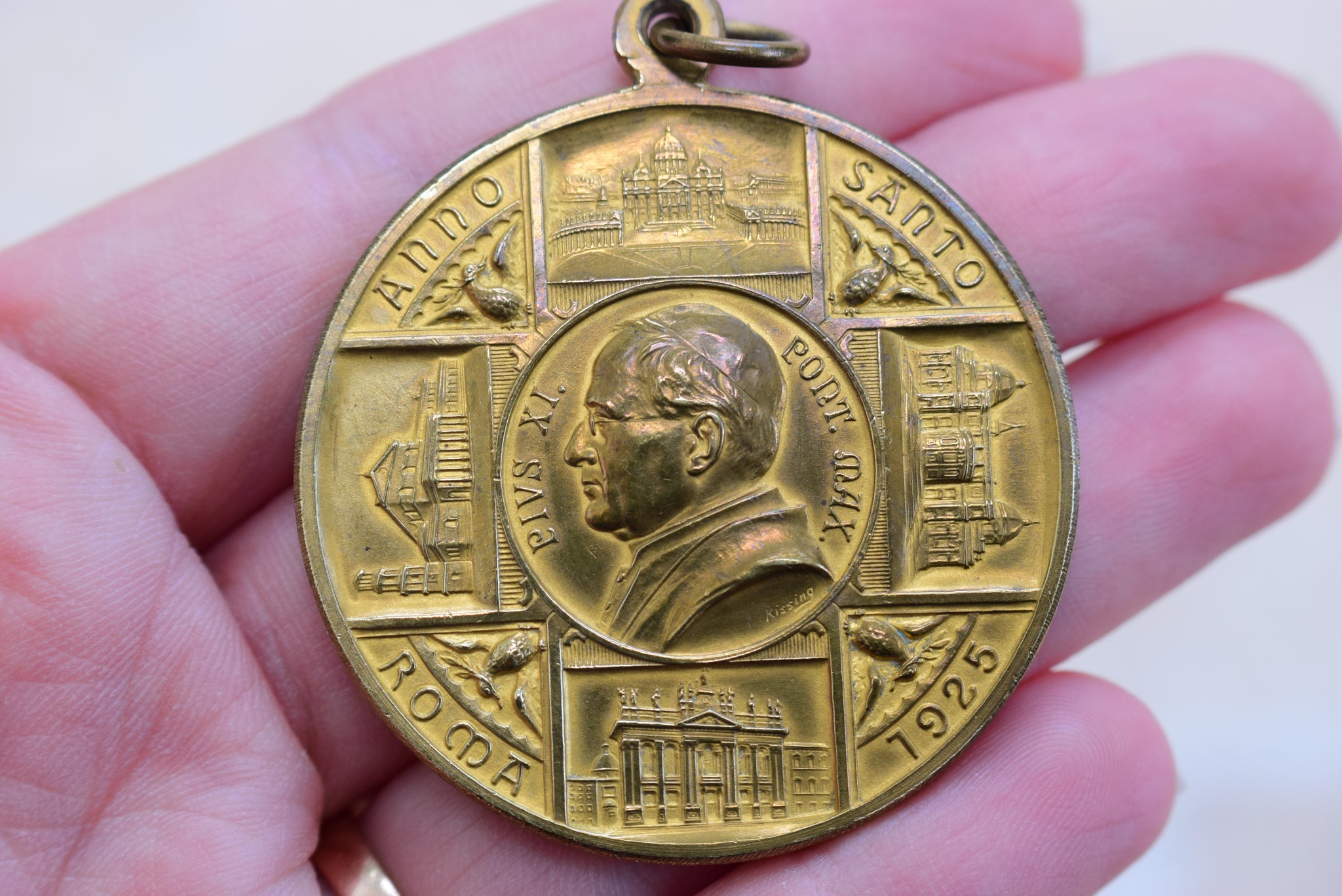 Large Holy Year 1925 Medal Signed Kissing Pope XI Pax Christi