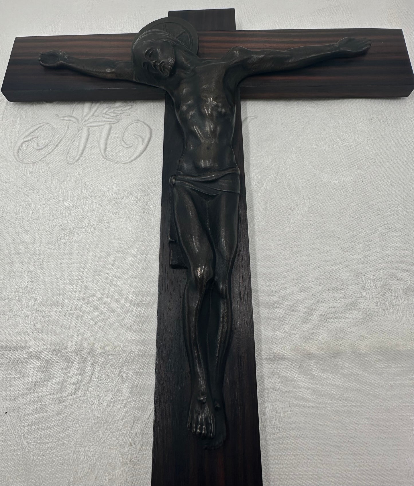 Crucifix Art Déco en Bronze et Bois de Macassar