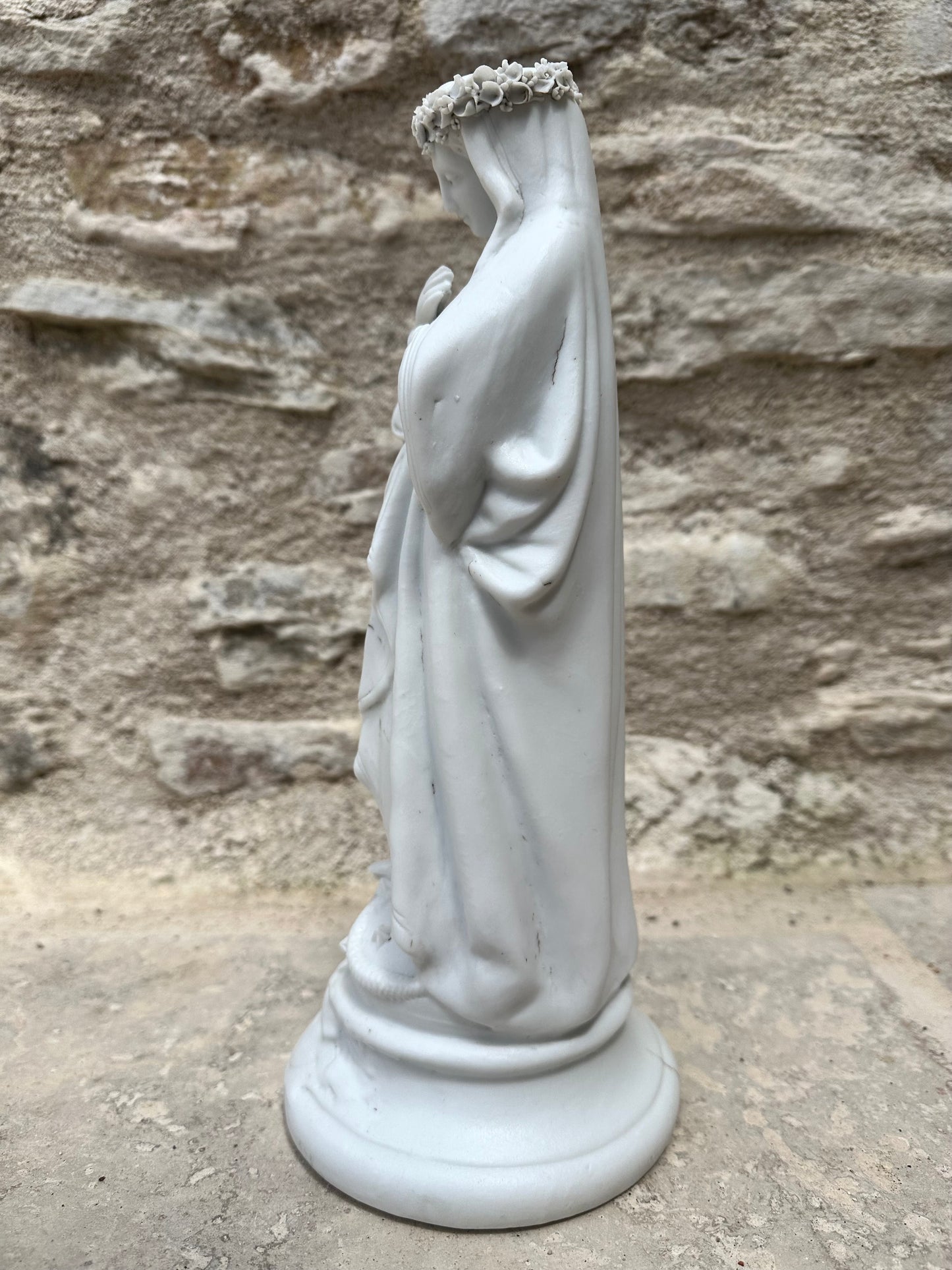 Statue de Marie en biscuit de porcelaine