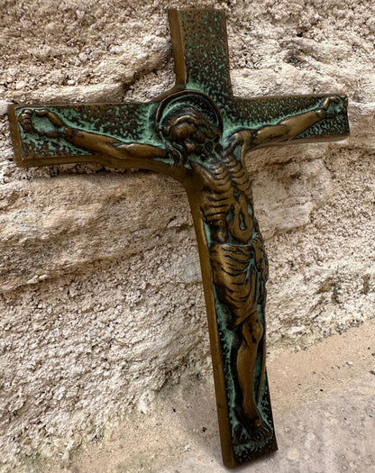 Crucifix mural en bronze Max Le Verrier