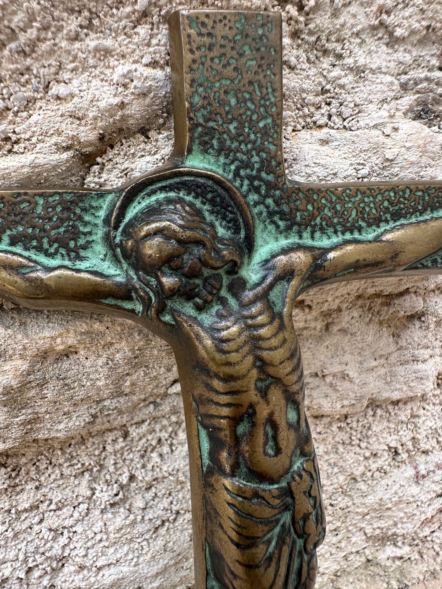 Crucifix mural en bronze Max Le Verrier