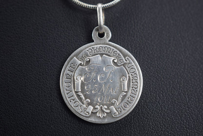 Pendentif médaillon de communion en argent sterling Art Nouveau