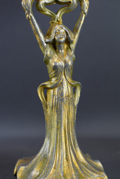 Art Nouveau Woman Comport