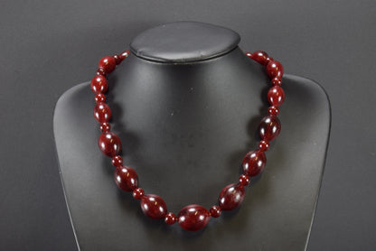 Faturan Graduated Red Cherry Amber Bakelite Beads Necklace 84g Art Deco