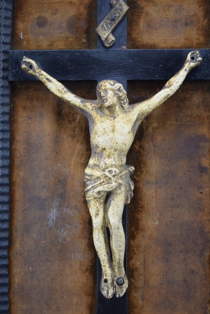 18th.C Crucifix Wall Frame - Charmantiques