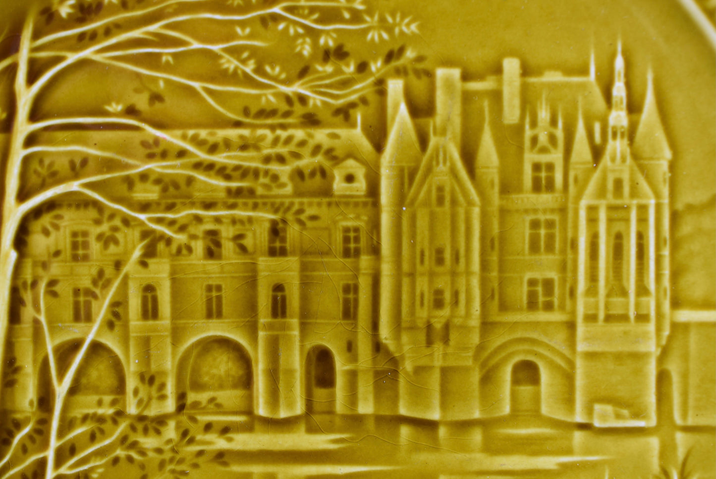 Assiettes Château Majolique
