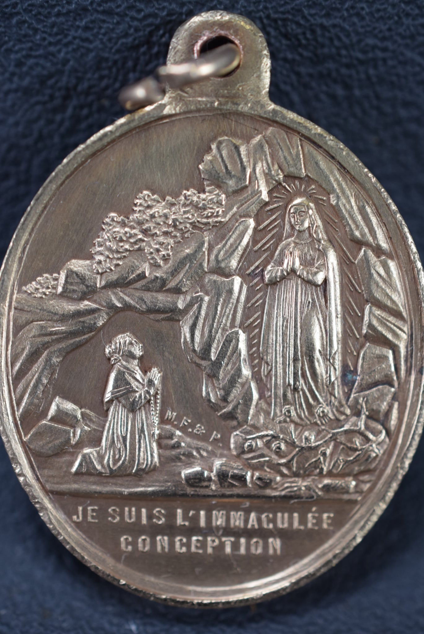 Lourdes Medal Lavée
