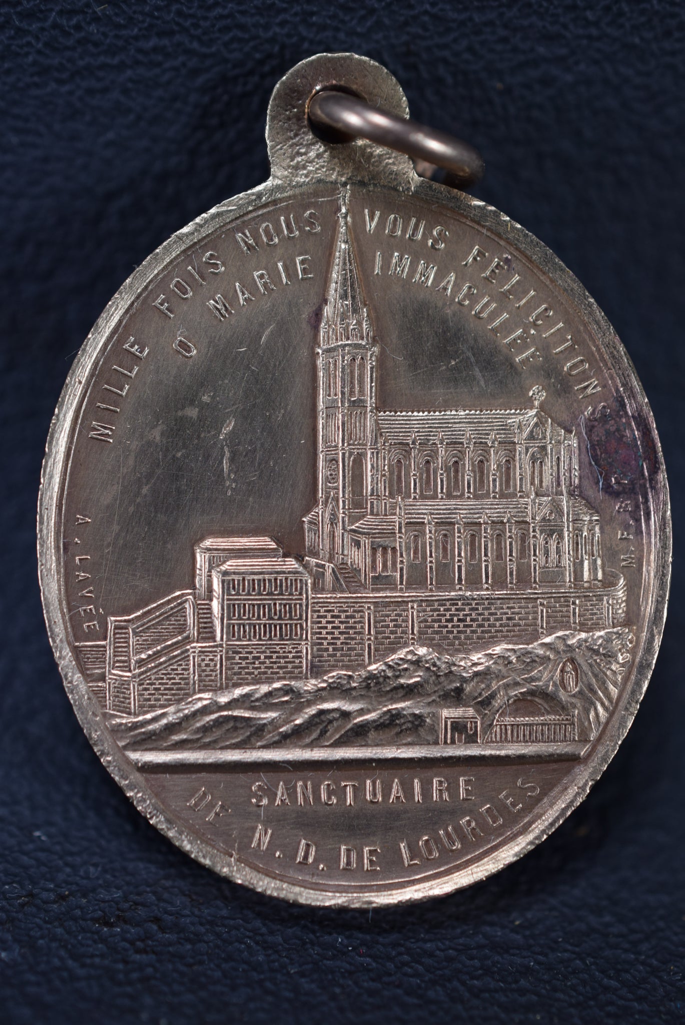 Lourdes Medal Lavée