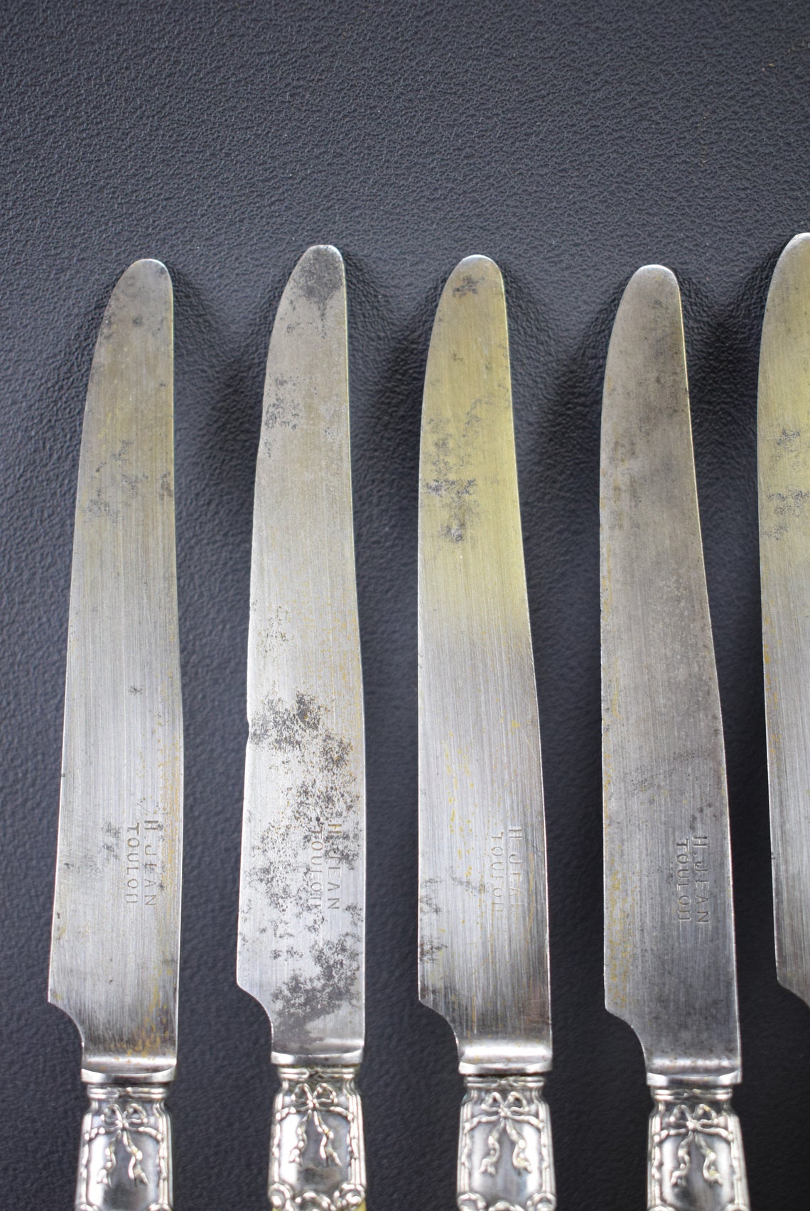 Set of 12 Knives - Charmantiques