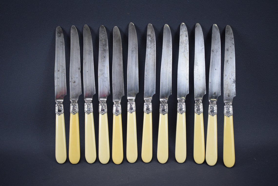 Set of 12 Knives - Charmantiques