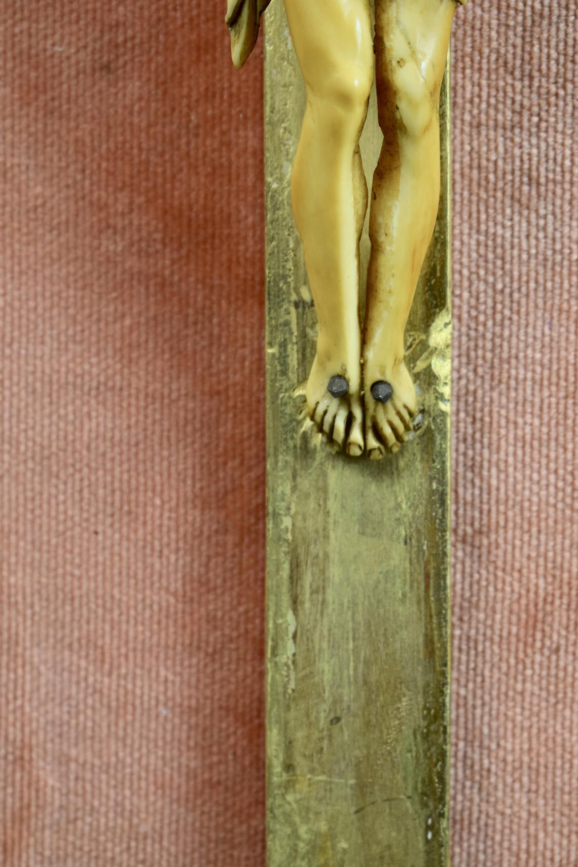 18th.C Antique Carved Ivory Crucifix