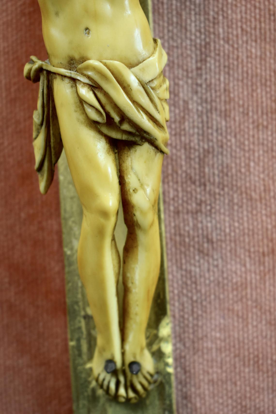 French Antique Religious Hand Carved Gilded Wood Frame - Hand Carved Wall Crucifix - 18th.C Antique Cross