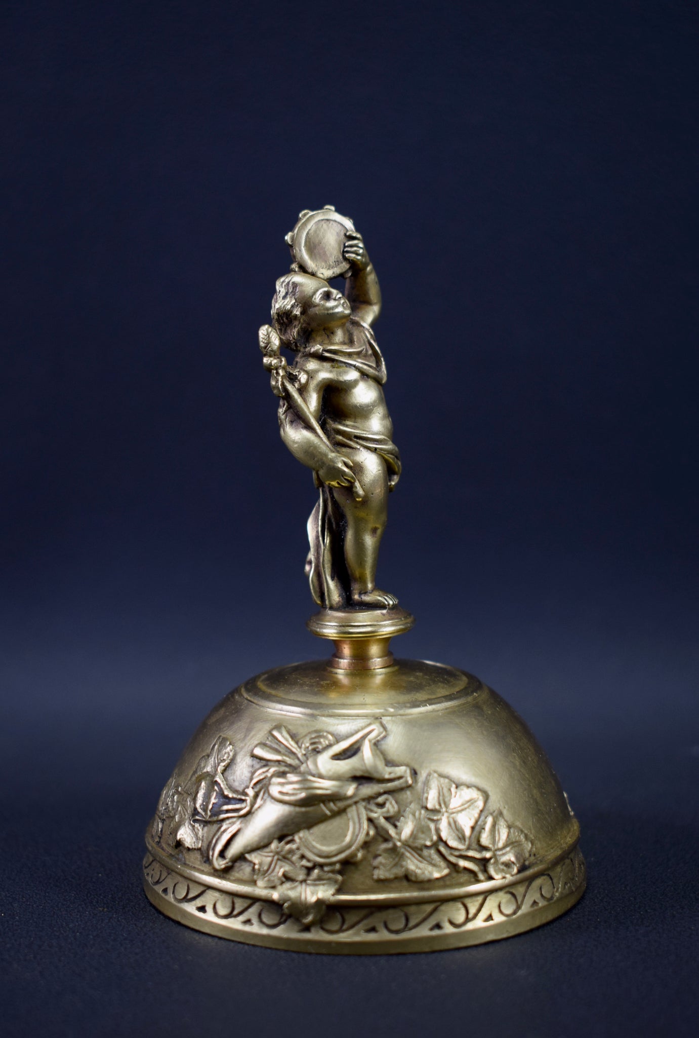Bronze table bell Cherubin Musician 19th