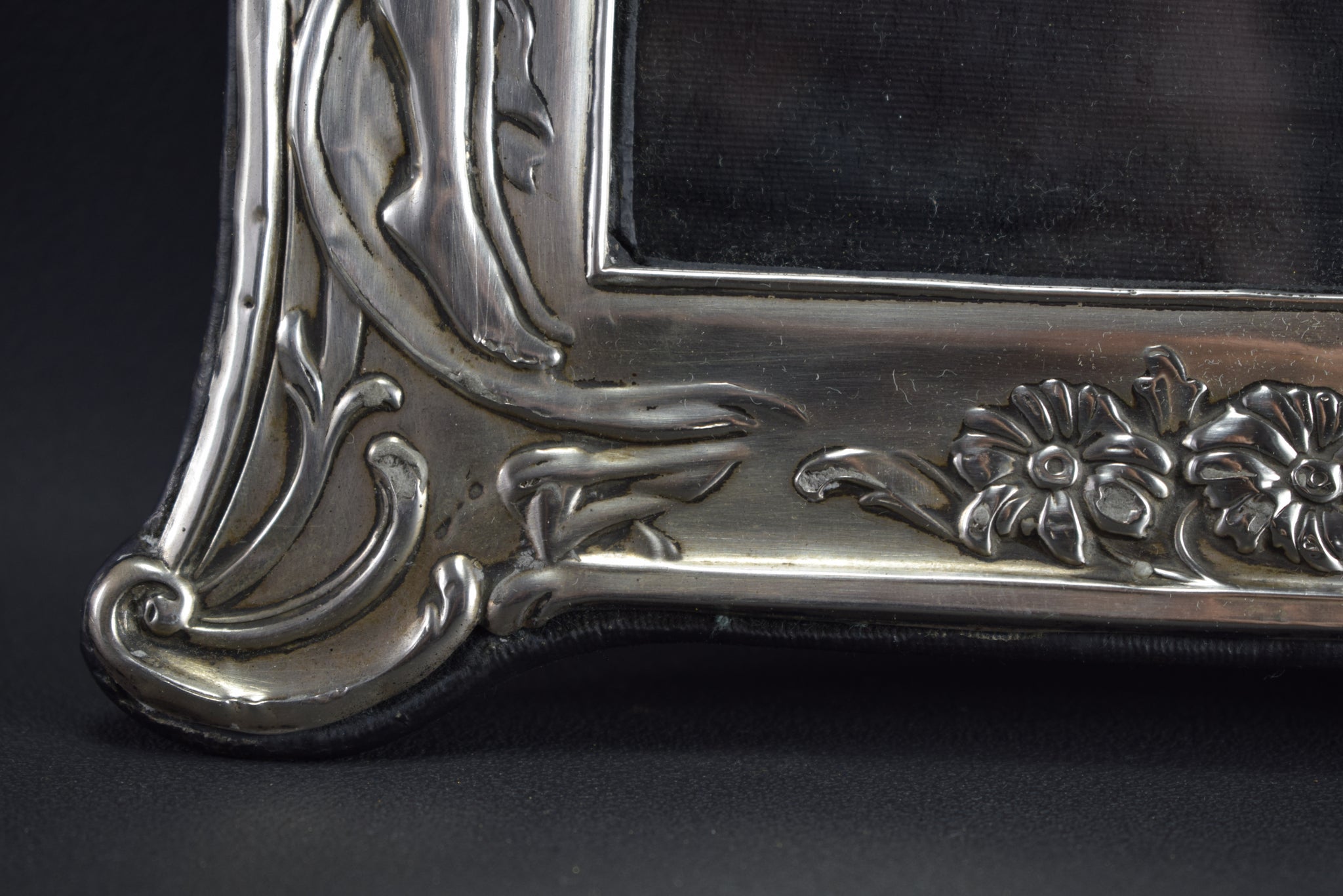 Art Nouveau Silver English Photo Frame 2