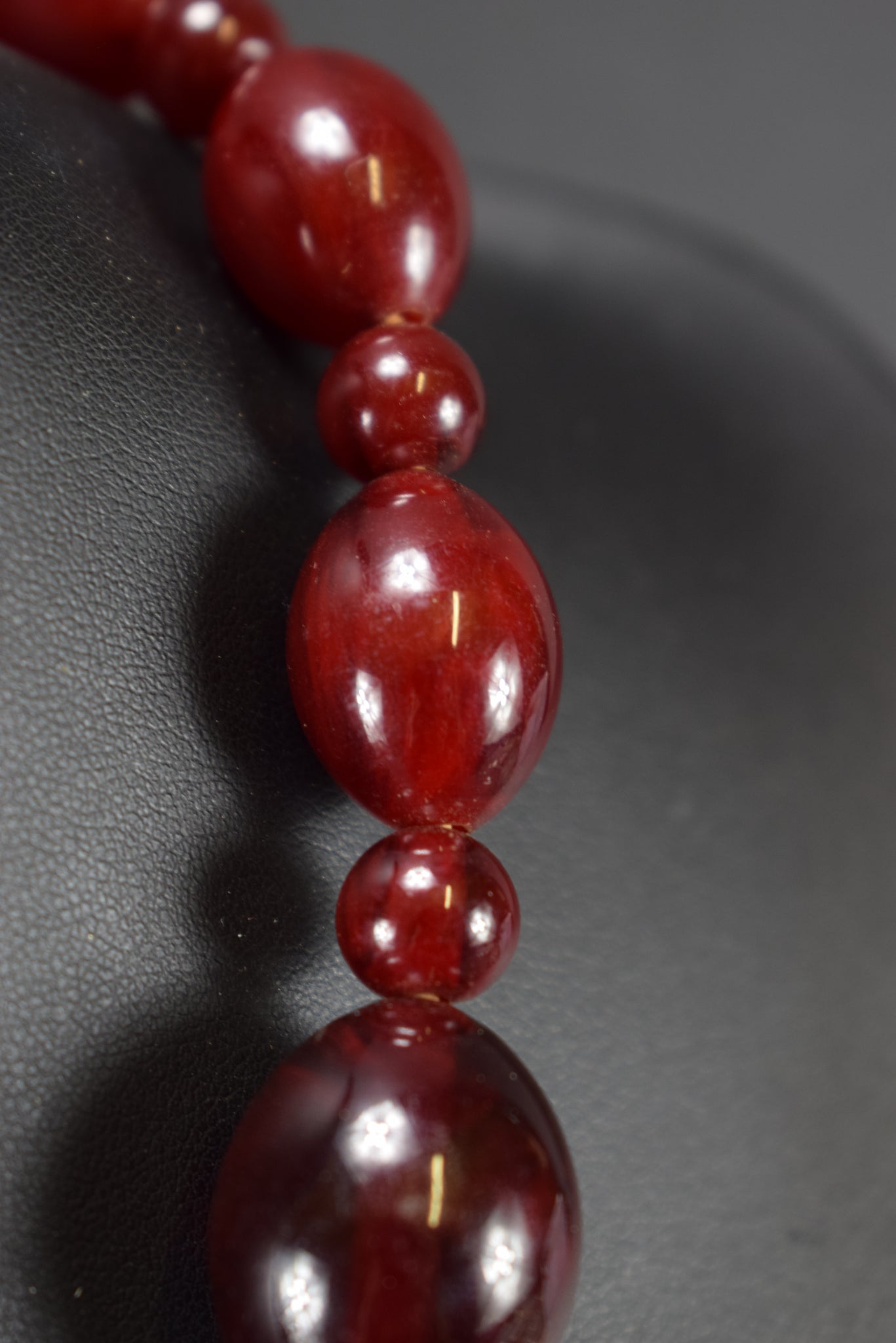 Faturan Graduated Red Cherry Amber Bakelite Beads Necklace 84g Art Deco