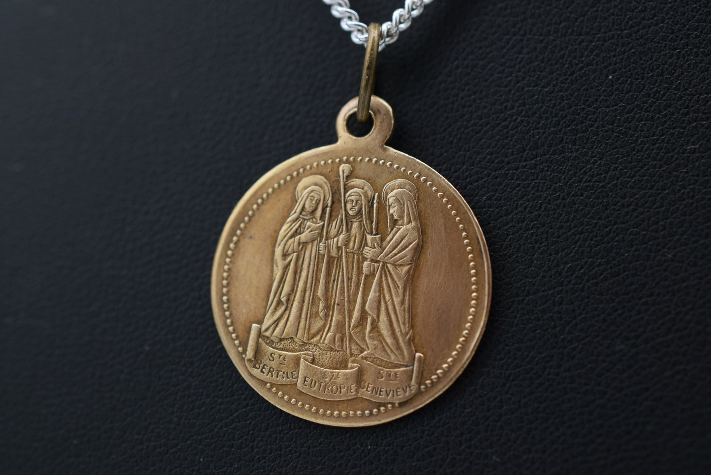 Médaille des Saints Guérisseurs