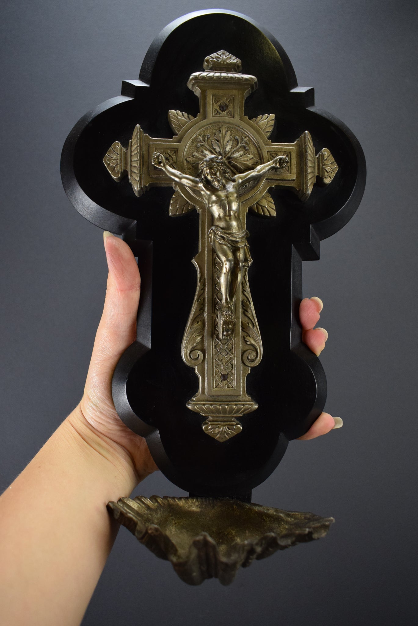 Black Holy Water Font