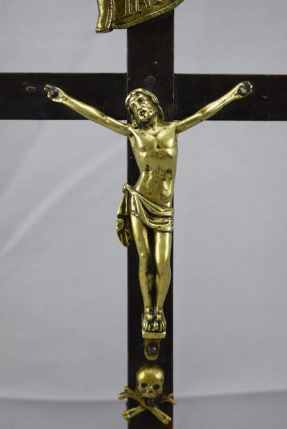 19th.C Standing Crucifix - Charmantiques