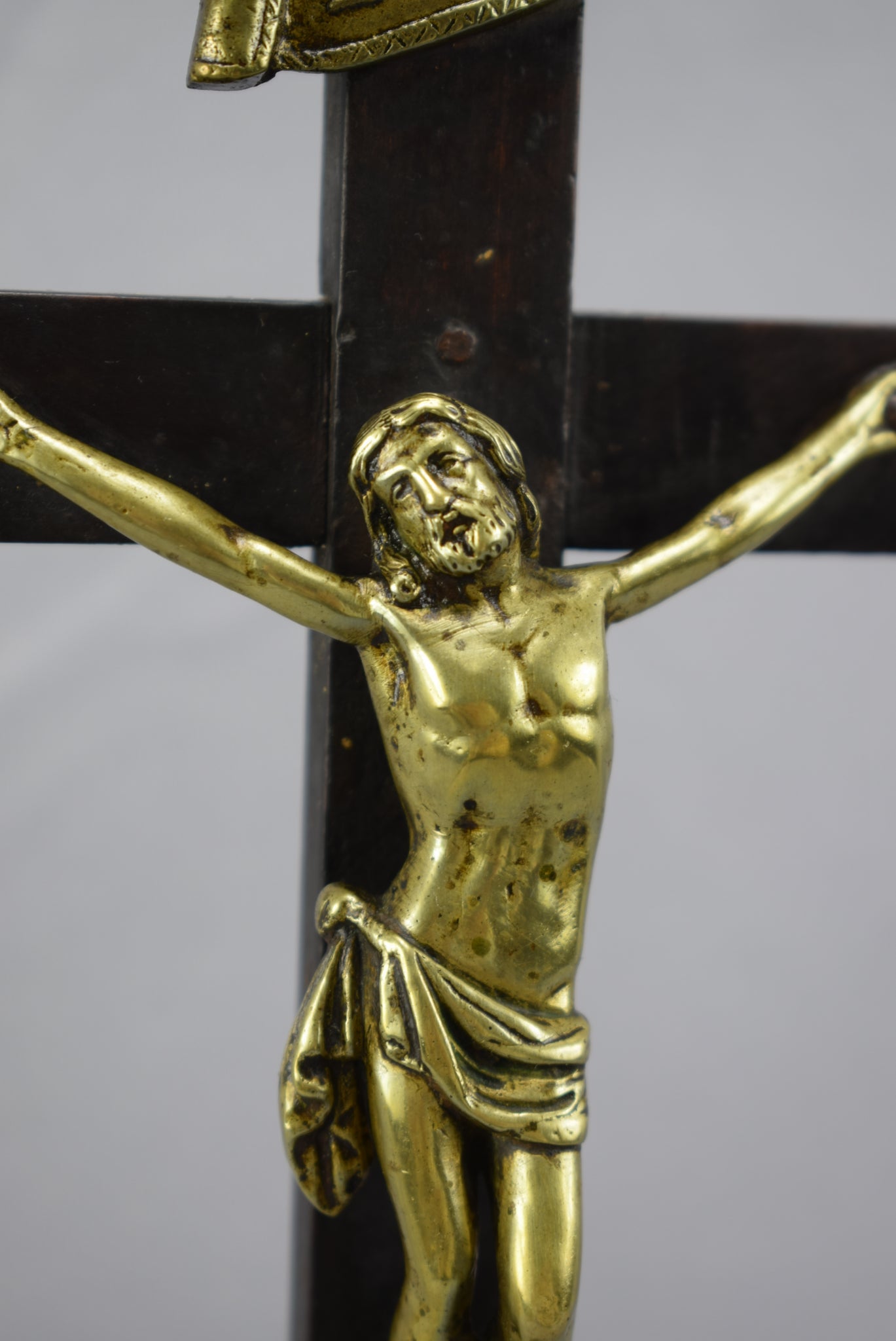 19th.C Standing Crucifix - Charmantiques
