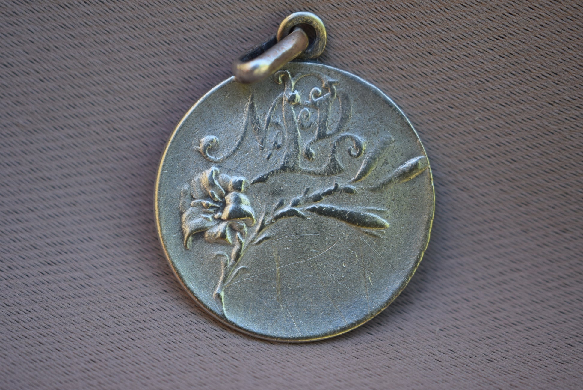 Lourdes Maria Medal - Charmantiques