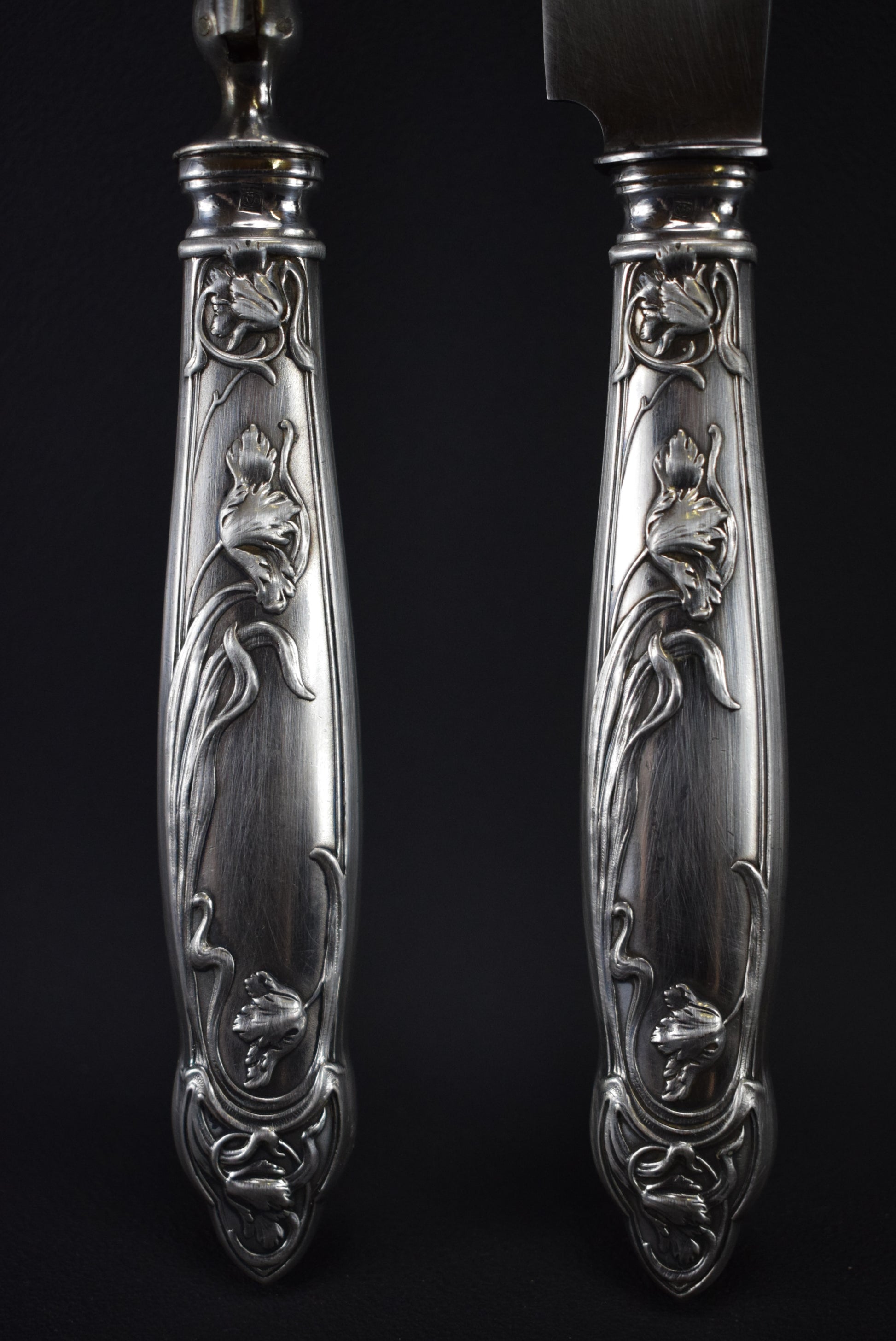 Art Nouveau Carving Set - Charmantiques