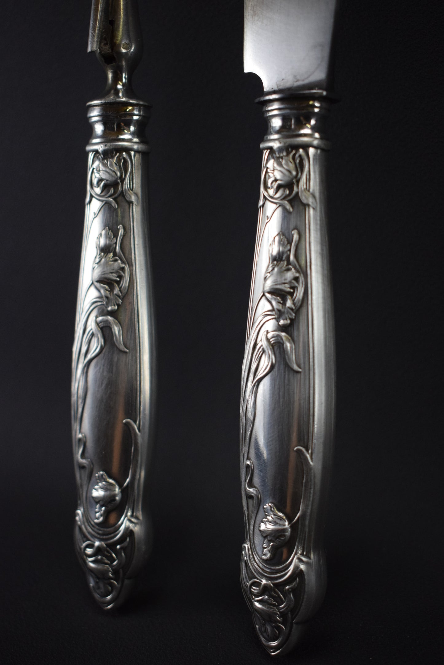 Art Nouveau Carving Set - Charmantiques