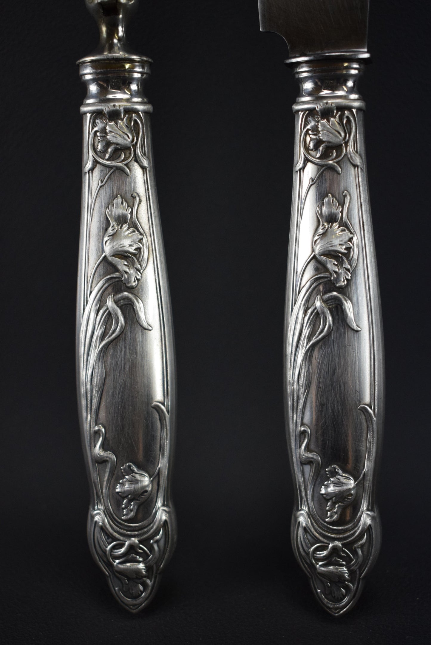 Art Nouveau Carving Set - Charmantiques