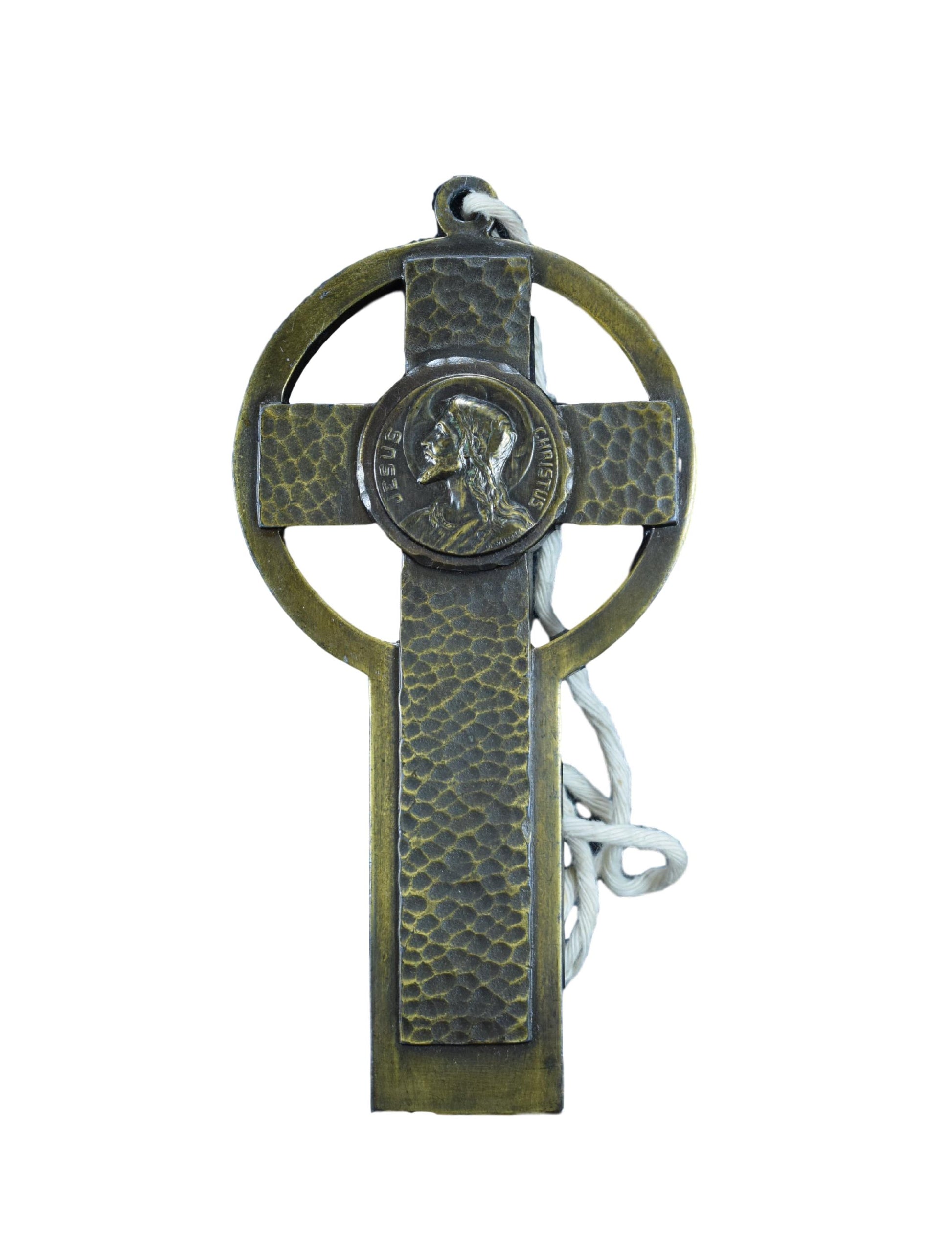 Desvergnes Wall Cross - Charmantiques